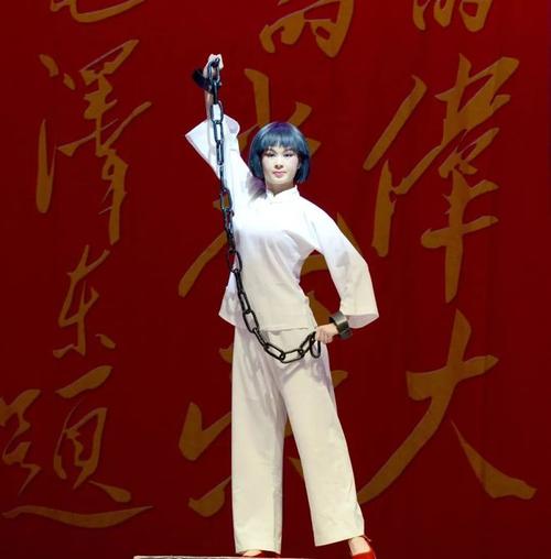 周末有戏桂剧刘胡兰以坚韧执着的理想信念唱响革命英雄主义的赞歌