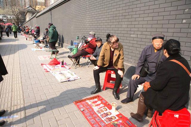 算命老先生留下的忠告:别去街边算命,他们只要4招让你任其摆布